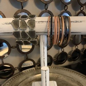 Cluster bracelet sets